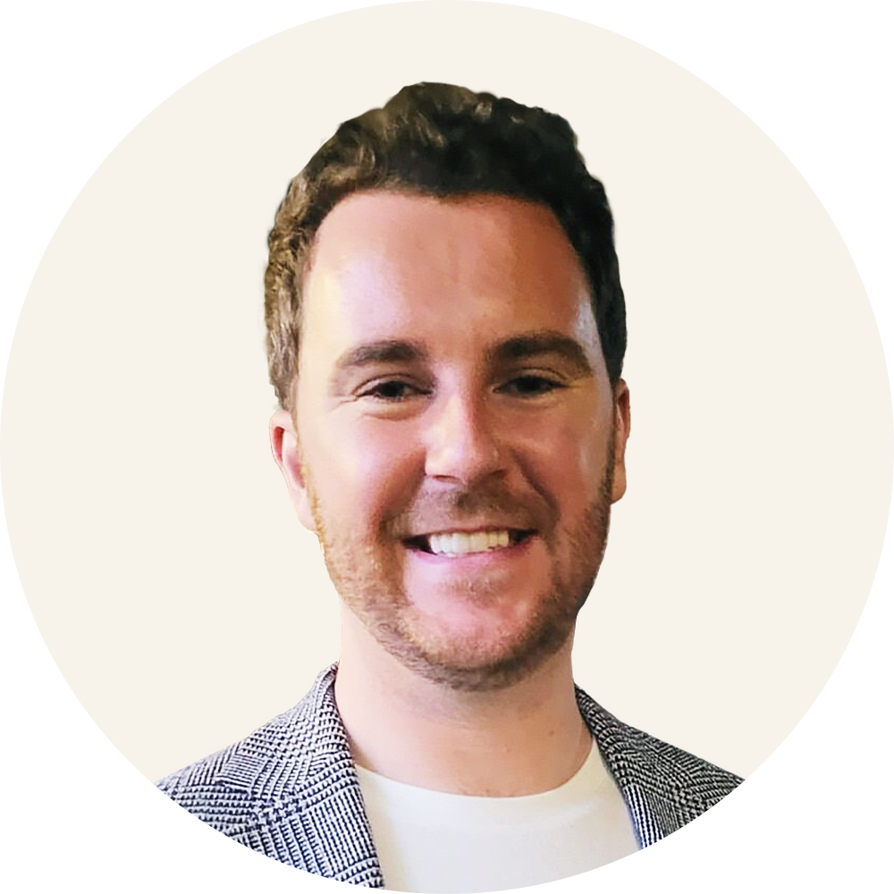 mark-tucker-beige@2x